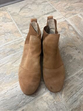 Sorel Suede Chelsea Ankle Boots in Camel
